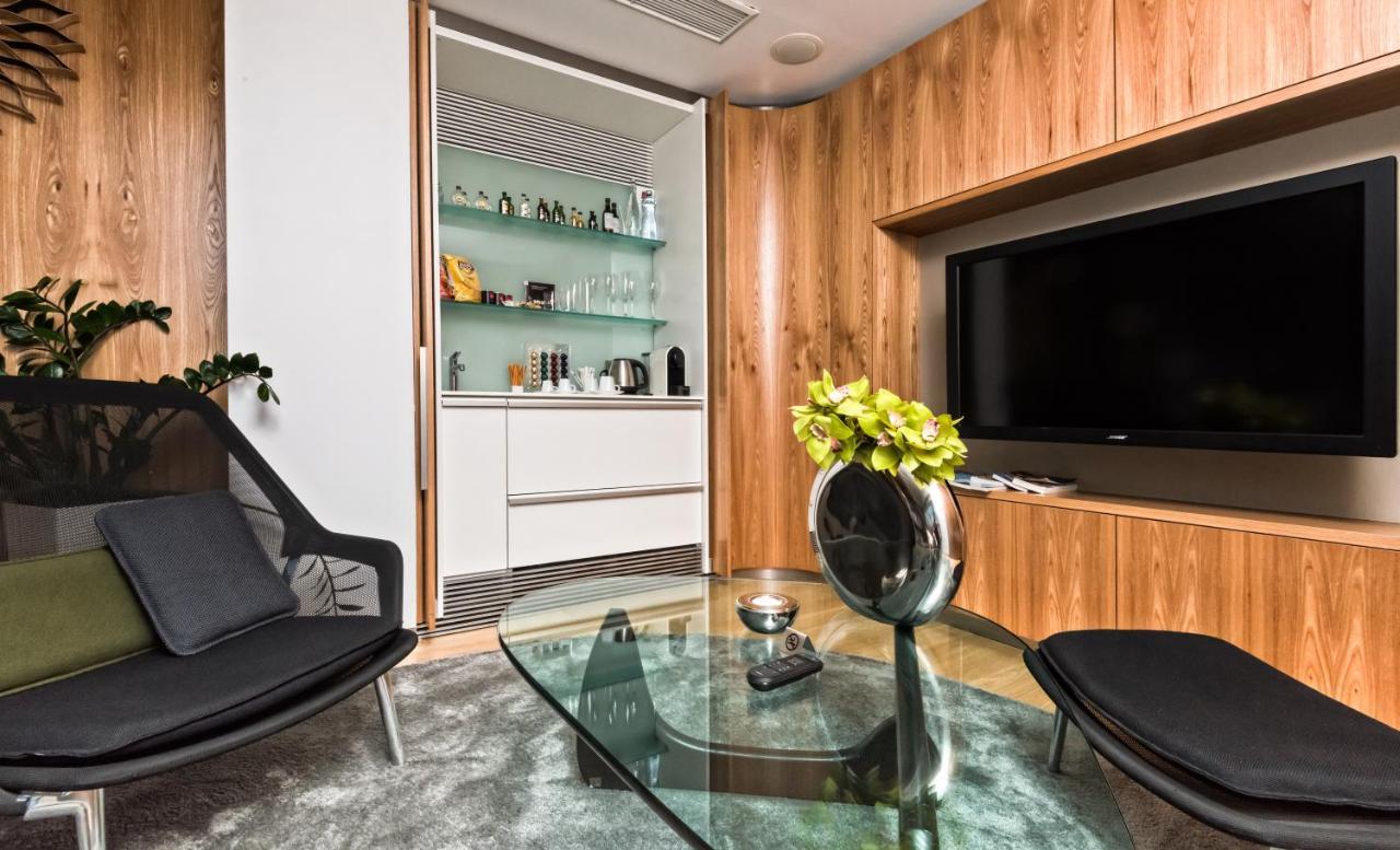 One 5* Praha